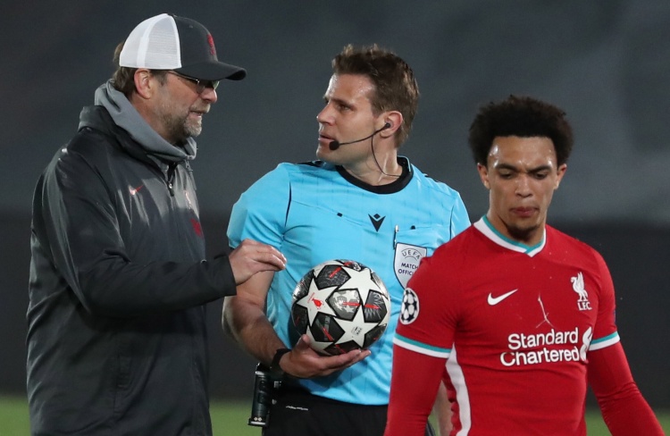 湖人浓眉哥篮下统治锁定胜利